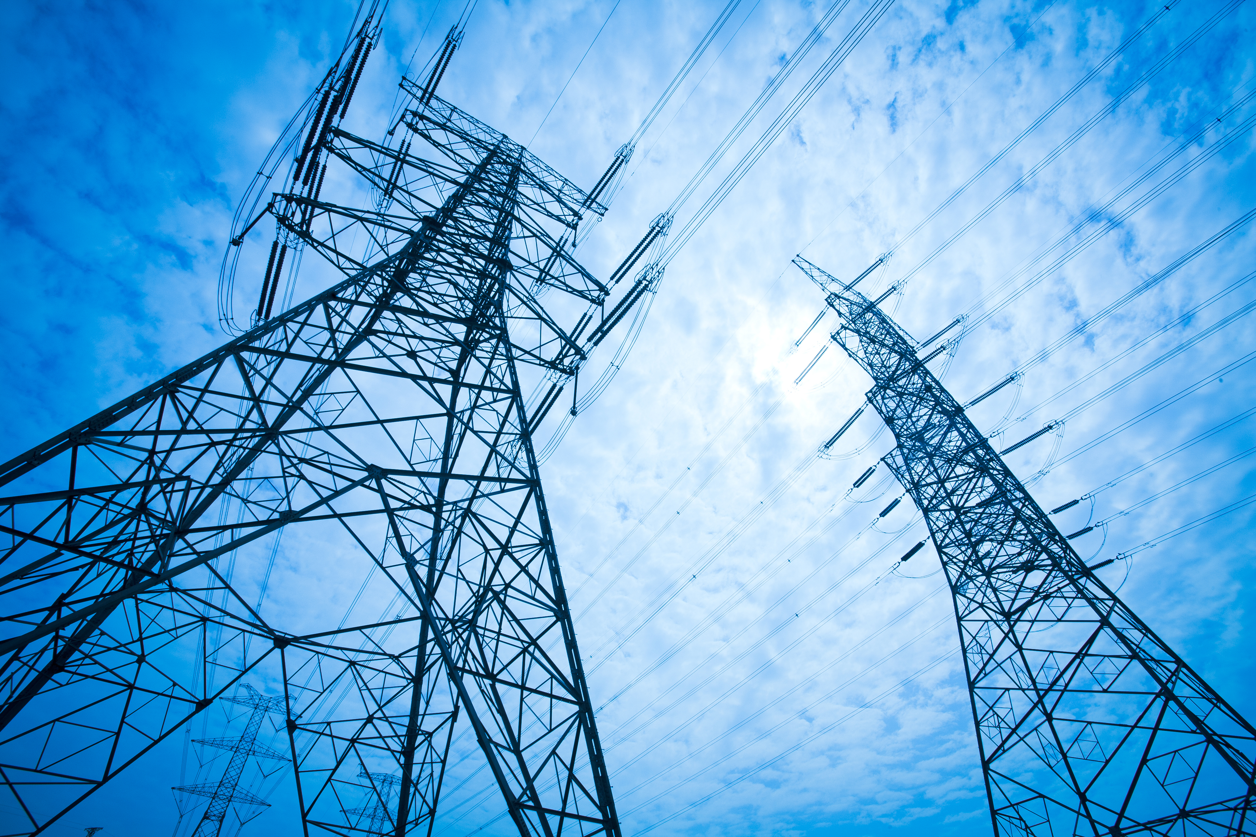 Sähkö, voimalinjat, energiaa
