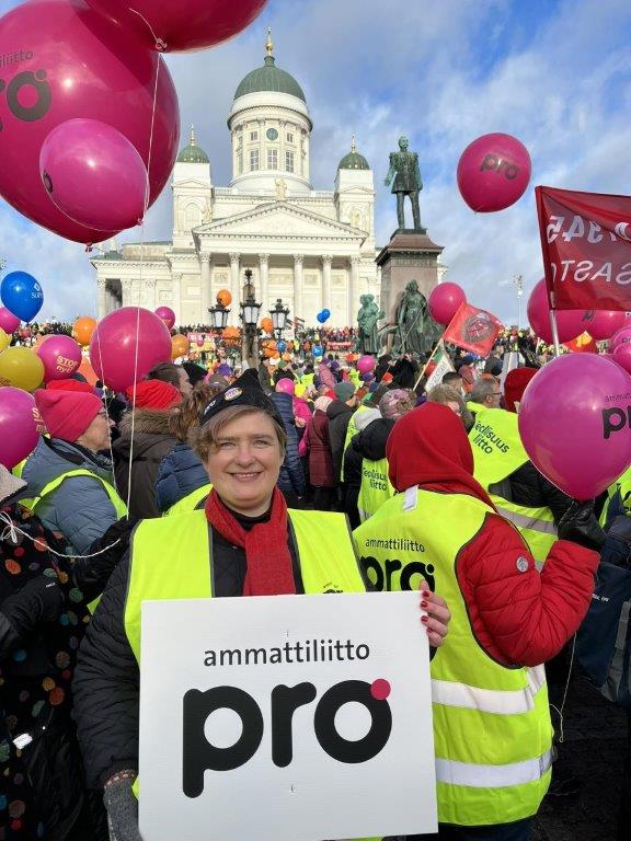 Tanja Lehtoranta mielenosoituksessa