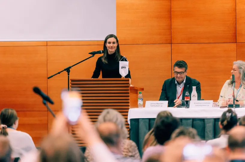 Pääministeri Sanna Marin puhui Pron edustajistossa