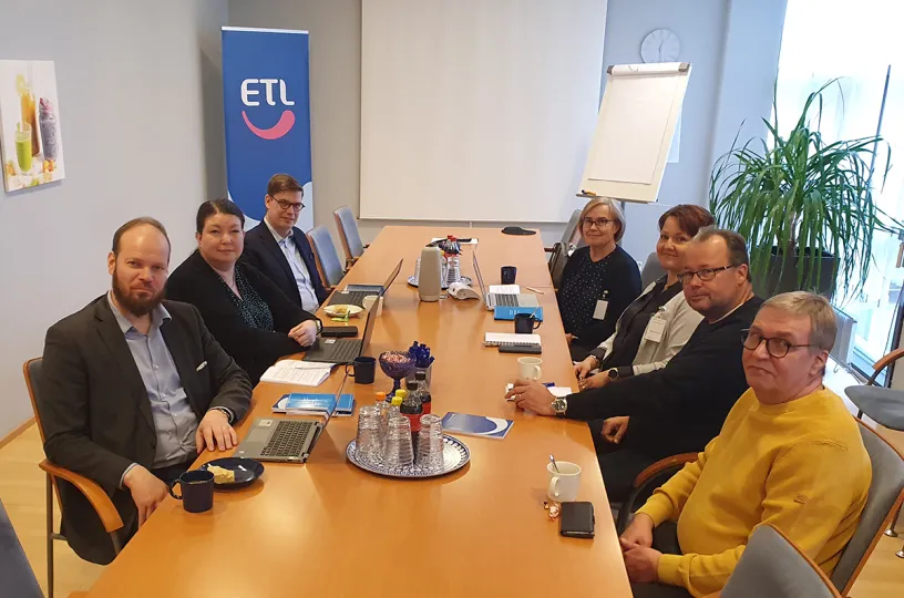 Kuvassa elintarvikealan neuvottelijat 10.1.