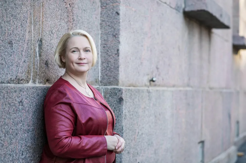 Kuvassa Pron sopimusalavastaava Taru Reinikainen