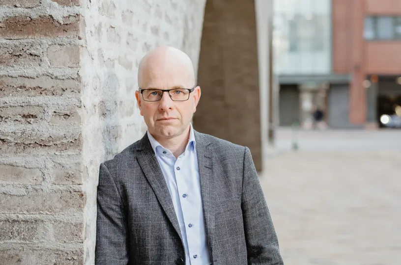 Pron puheenjohtaja Niko Simola