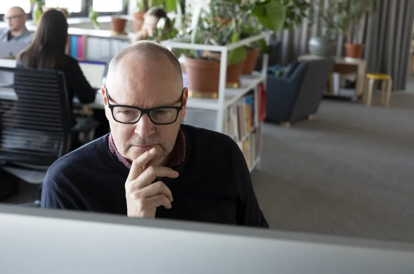 Pron asiantuntijat auttavat jäseniä. 