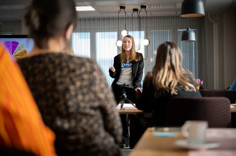 Hilde Torvalds Girls Takeover