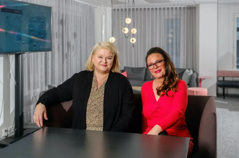 Pia Kilpeläinen  ja Minea Pyykönen ovat kehittäneet Mutsi-verkkokoulutuksen. 