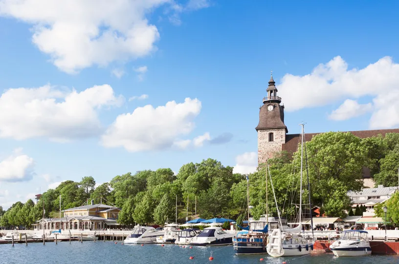 naantalin kirkko ja venesatama