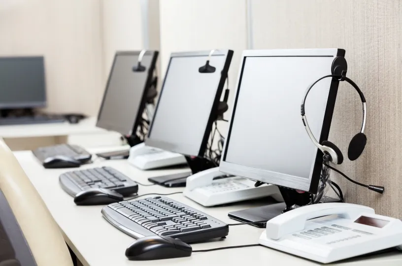 Helpdesk-kuulokkeet, call center asiakaspalvelu