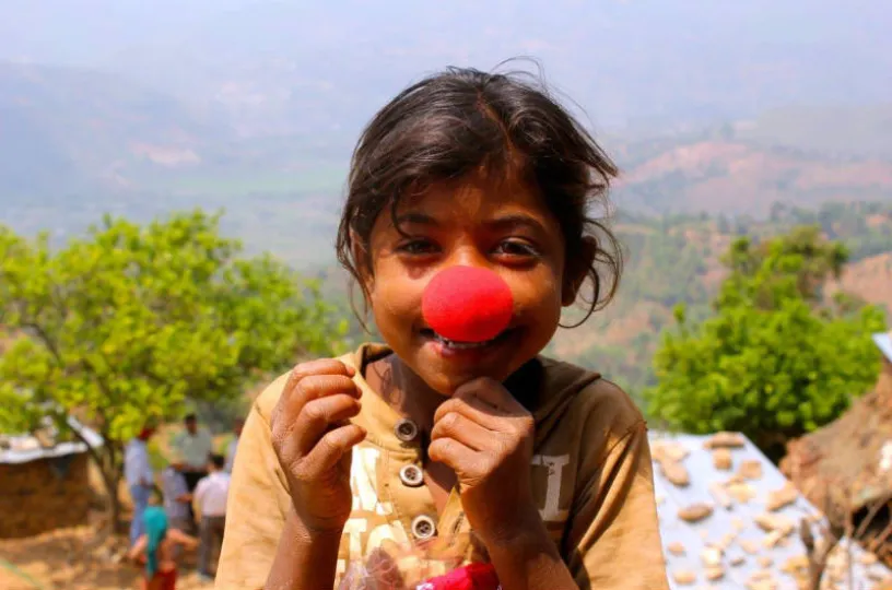 SASK tukee Nenäpäivä-varoin muun muassa tiilitehtaan lapsia Nepalissa. Kuva: SASK