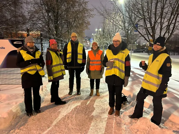 Lakkovahdit lakkoporteilla Orionilla Espoossa 14.12.