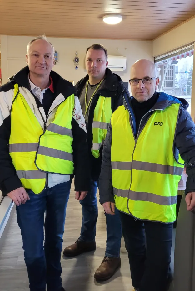 Esa Teittinen, Jussi Pasala, Niko Simola lakkotilaisuudessa Porvoossa helmikuussa 2025