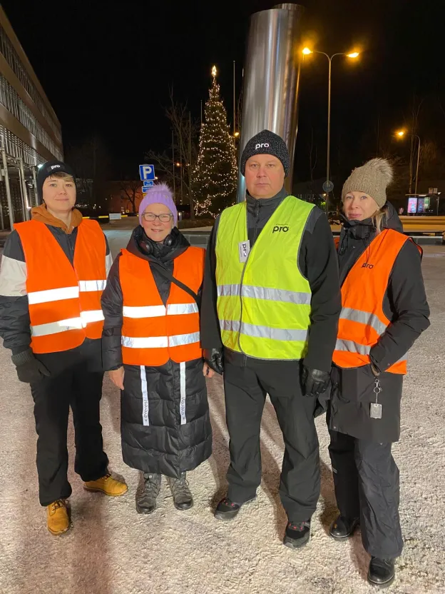 Kuvassa lakkovahdit Valmetilla Jyväskylässä 11.12.2024