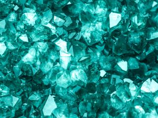 Vihreitä kristalleja, timantteja, murska