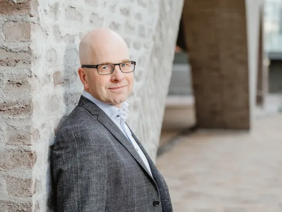 Julkisen sektorin johtaja Niko Simola