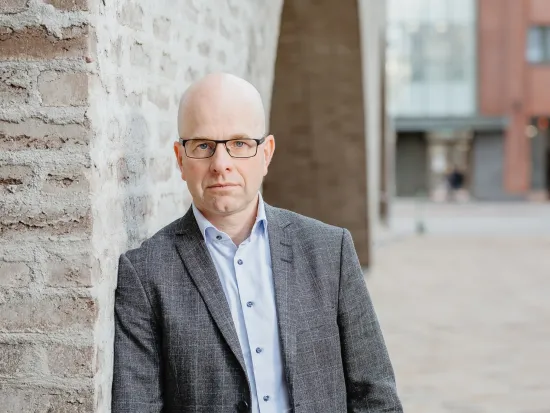 Pron puheenjohtaja Niko Simola