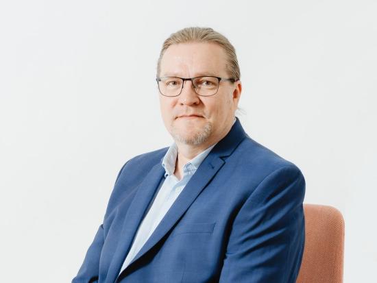 Juha Kinnunen on ehdolla Pron puheenjohtajaksi.