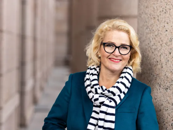 Kansanedustaja Miapetra Kumpula-Narti