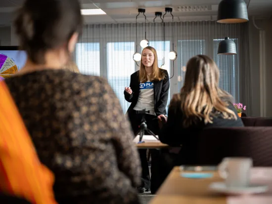 Hilde Torvalds Girls Takeover