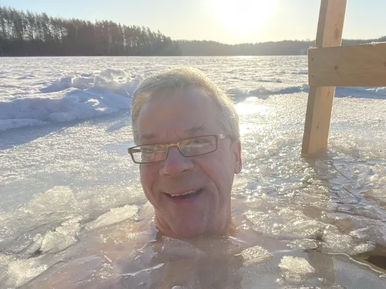 Kuvassa Timo Moilanen avannossa