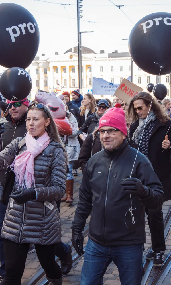 Naistenpäivänä 8.3. järjestettiin ennennäkemätön naistenpäivän marssi Helsingissä.