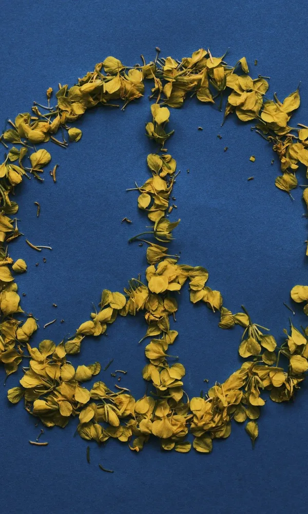 Ukrainan lipun värit rauhan symbolissa