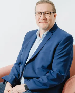 Juha Kinnunen on ehdolla Pron puheenjohtajaksi.