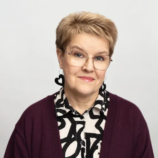Tarja Furuholm on Pron hallituksen jäsen.